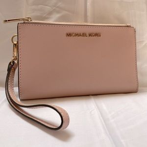 Micheal Kors Wristlet Wallet